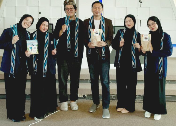 Tim Fakultas Ekonomi dan Bisnis (FEB) Untan berhasil meraih Juara 1 Nasional dalam ajang Program Pembinaan Mahasiswa Wirausaha (P2MW) Belmawa Dikti yang diselenggarakan di Universitas Tidar (Untidar) Magelang.(ist)