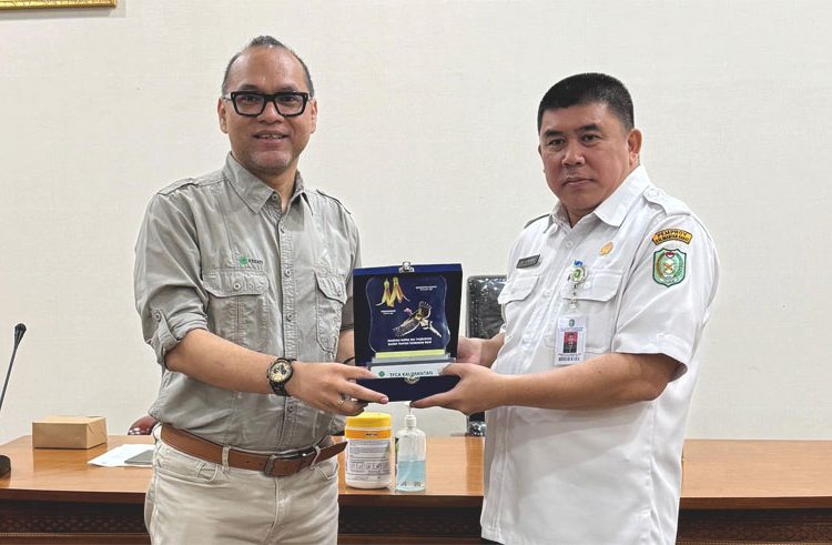 Penandatanganan kerja sama antara Yayasan Keanekaragaman Hayati Indonesia (KEHATI) dan Fakultas Kehutanan Universitas Tanjungpura (Untan), Rabu. (siti)