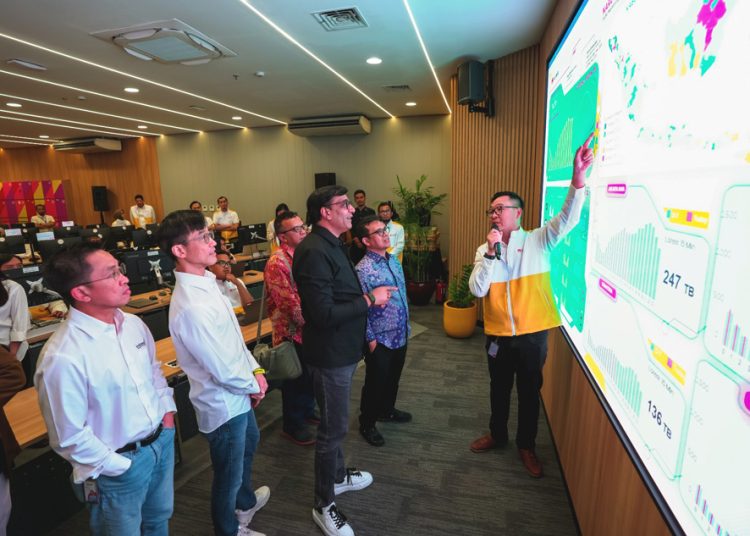 Menjelang periode Nataru, Indosat memastikan kesiapan jaringan untuk menghadirkan pengalaman digital yang andal bagi seluruh pelanggan di tengah meningkatnya kebutuhan komunikasi. Komitmen ini sejalan dengan semangat Indosat ANDAL: Ada Nyata di Setiap Langkah, yang diwujudkan melalui kehadiran jaringan yang kuat dan responsif bagi masyarakat di mana pun mereka berada.(ist)