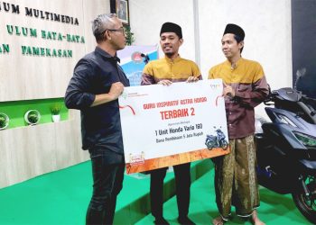Peringati Hari Guru, Yayasan AHM Apresiasi Dedikasi Guru Inspiratif