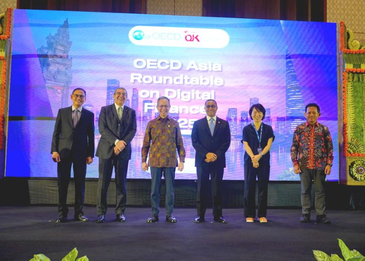 Otoritas Jasa Keuangan (OJK) bersama Organization for Economic Co-operation and Development (OECD) sepakat mengembangkan transformasi dan inovasi keuangan digital yang bertanggung jawab sejalan dengan upaya menjaga stabilitas sistem keuangan dan memperkuat pelindungan konsumen.(ist)