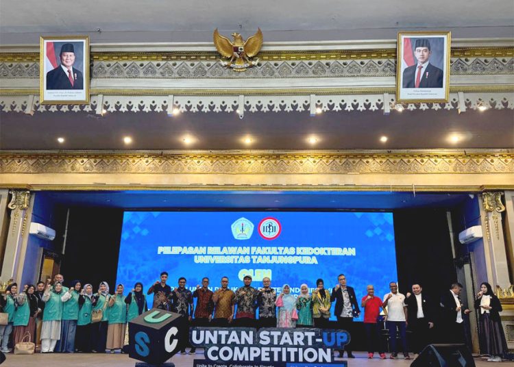 Pelepasan tim relawan kemanusiaan FK Untan Pontianak ke wilayah Aceh, Sumatera, Minggu. (ist)