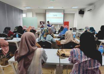 Guru PAUD Pontianak ikut Seminar Safety Riding Asmo Kalbar