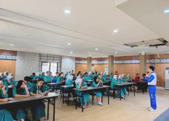 Asmo Kalbar Gelar Seminar Safety Riding di SMKN 5 Pontianak