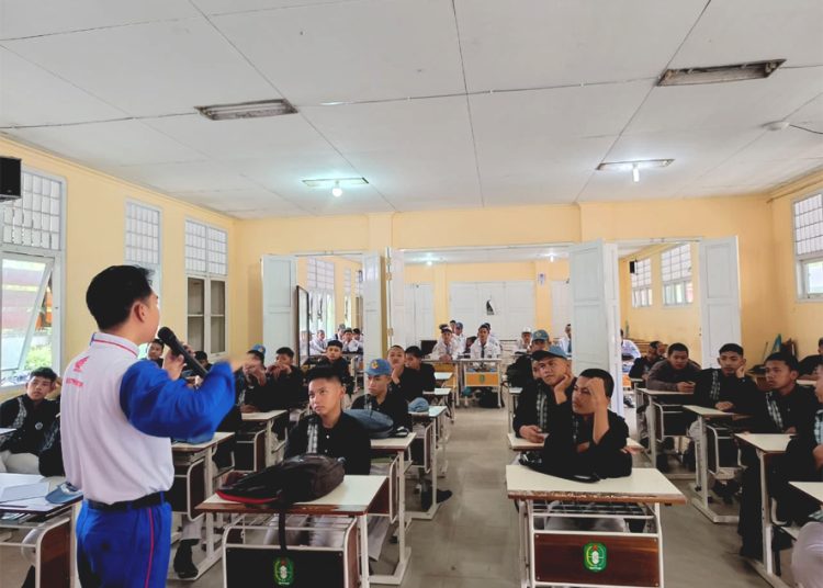 Kegiatan Seminar Safety Riding Asmo Kalbar di SMKN 7 Pontianak. (ist)