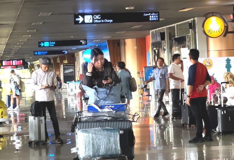 Arus penumpang di Bandara Supadio, Kalbar. (net)