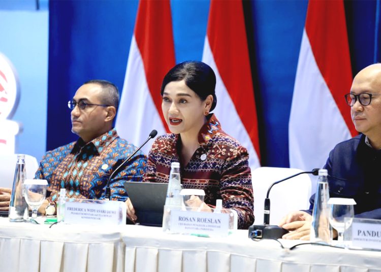Pejabat Sementara Ketua Dewan Komisioner OJK, Friderica Widyasari Dewi dalam Dialog Pasar Modal di Main Hall Bursa Efek Indonesia, Jakarta, Minggu.(ist)