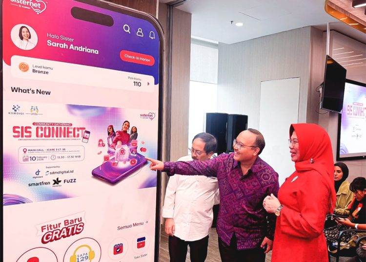 Direktur & Chief Regulatory Officer XLSMART, Merza Fachys, Kepala Badan Pengembangan SDM KemKomdigi RI, Boni Pudjianto, dan Deputi Bidang Perlindungan Hak Perempuan KPPPA RI, Dra. Desy Andriani saat peluncuran fitur Aplikasi dan website Sisternet terbaru kolaborasi dengan Komdigi dan KemenPPPA di XLSMART Tower Jakarta Selatan, Selasa. (ist)