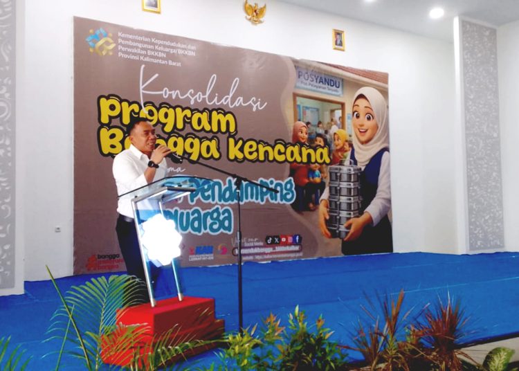 Menteri Kependudukan dan Pembangunan Keluarga/Kepala BKKBN RI, DR.H.Wihaji kunjungan kerja ke Kota Pontianak, Kalimantan Barat dalam rangka melaksanakan Konsolidasi Program Bangga Kencana bersama Tim Pendamping Keluarga. (mb)