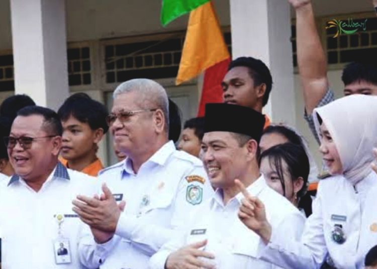 Sekretaris Daerah Kalbar, Harisson dan Gubernur Kalbar Ria Norsan. (ist)