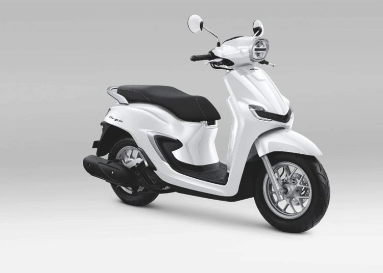 PT Astra Honda Motor (AHM) memberikan pilihan warna terbaru pada skutik premium fashionable terfavorit, New Honda Stylo 160. Pembaruan ini semakin memperkuat karakter skutik bergaya modern klasik dengan sentuhan retro. (ist)