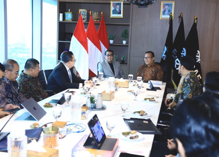 Pertemuan strategis OJK dan Kementerian Ekonomi Kreatif di Kantor Ekraf Jakarta, Selasa. Pertemuan ini menjadi langkah penting dalam mendorong transformasi kekayaan intelektual (Intellectual Property/IP) Indonesia menjadi kelas aset baru yang bernilai ekonomi tinggi.(ist)