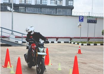 Tips Aman Berboncengan Hingga Prediksi Bahaya di Jalan Berlubang serta Jalur Sempit dari Asmo Kalbar