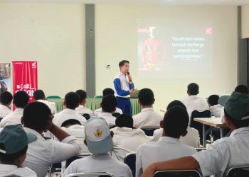 Asmo Kalbar Edukasi SR dan Tanamkan Budaya #Cari_aman di SMPN 1 Sungai Kakap dan di SMKN 1 Sungai Kakap