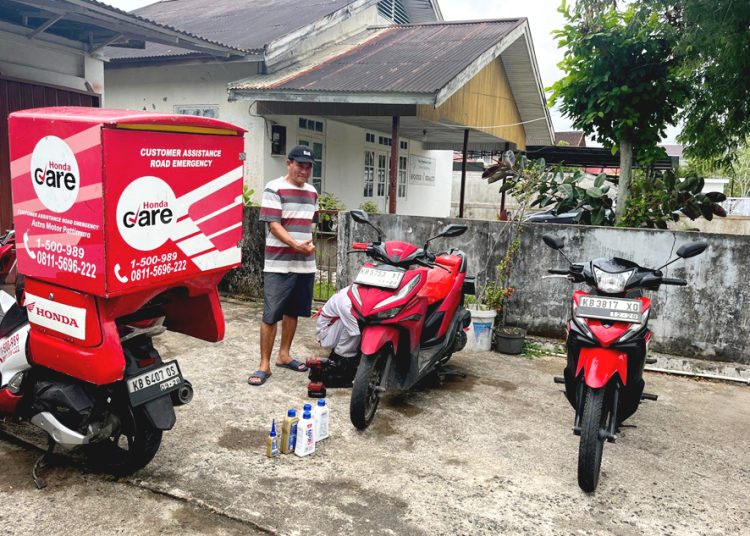 Honda Customer Assistance Road Emergency (CARE) atau Honda CARE, layanan unggulan Astra Honda Authorized Service Station (AHASS), melayani kendala motor pelanggan di mana saja.(ist)