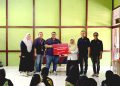 Telkomsel Salurkan Perlengkapan Sekolah bagi 300 Pelajar di Kalimantan