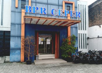 OJK Cabut Izin Usaha BPR Ceper Permata Artha