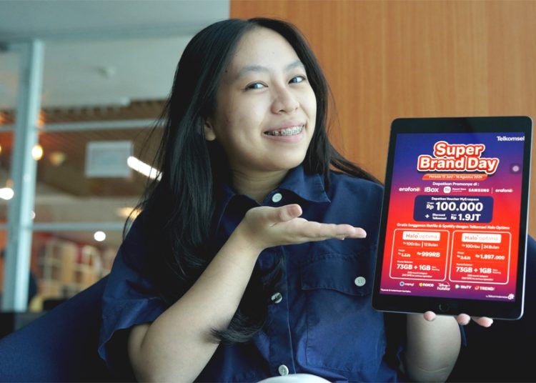 Telkomsel bersama Erajaya resmi meluncurkan program Super Brand Day di Region 6 (Sulawesi, Papua, dan Maluku) yang berlangsung mulai 15 Juni hingga 16 Agustus 2026, digelar serentak di 45 kota melalui 134 store Erajaya, termasuk Erafone, iBox, Xiaomi Store, dan Samsung by Erafone. Didukung 55 user Digipos Store untuk layanan Quick Activation Kartu HALO, serta seluruh promotor Telkomsel dan Erajaya guna memastikan pengalaman pelanggan yang optimal. (ist)