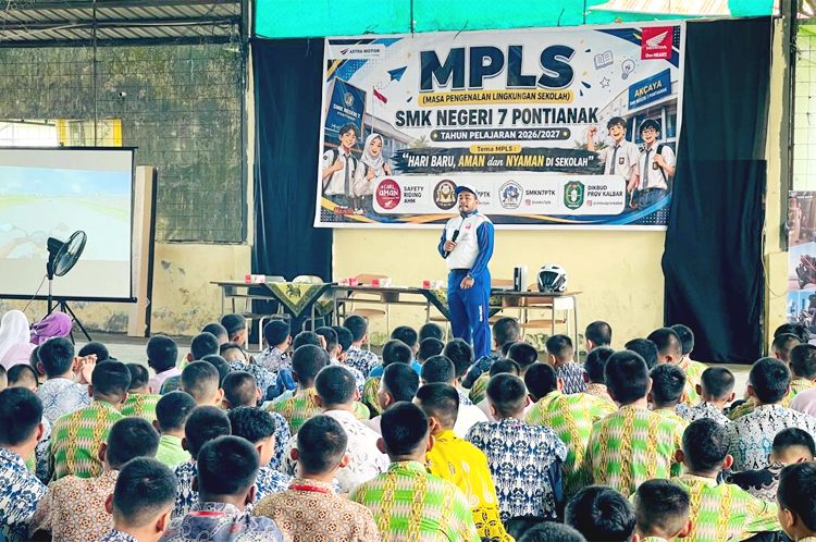 Astra Motor (Asmo) Kalimantan Barat (Kalbar) melaksanakan program edukasi Safety Riding di SMK Negeri 7 Pontianak, Rabu.(ist)