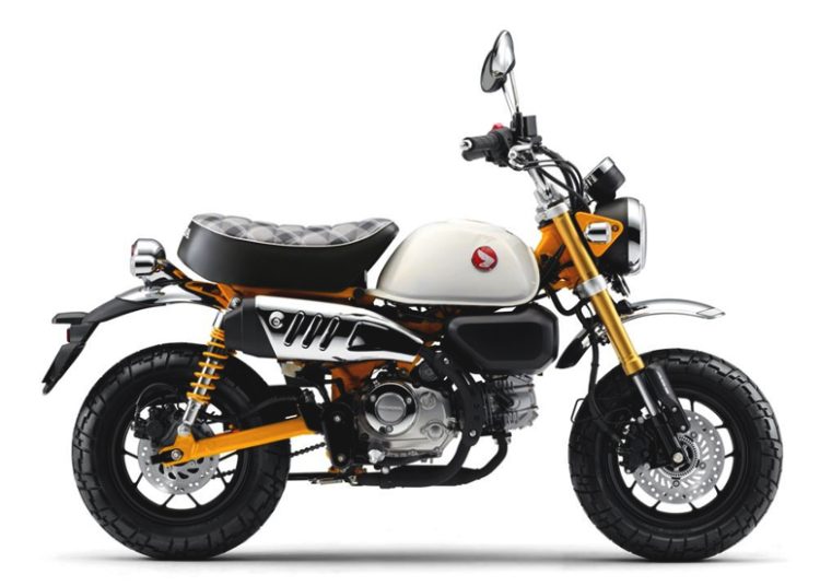 Honda Monkey dengan penyegaran terbaru, melalui kombinasi warna dan desain yang lebih segar. Penyegaran ini semakin memperkuat karakter unik dan desain khasnya sebagai sepeda motor ikonik legendaris, sesuai bagi mereka yang ingin menikmati hidup dengan gaya yang berbeda.(ist)