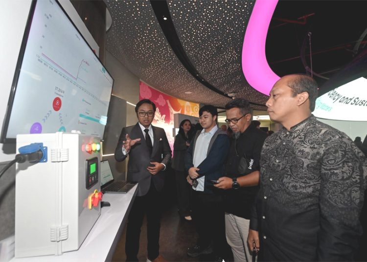 Peluncuran Solusi Manajemen Energi Berbasis AI. Indosat Business menghadirkan solusi end-to-end yang memadukan AI, IoT, dan konektivitas untuk mendukung pemantauan energi secara real-time, meningkatkan efisiensi operasional, serta membantu perusahaan memenuhi regulasi konservasi energi dan target keberlanjutan. (ist)