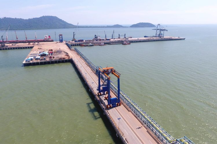 Aktivitas pelabuhan Terminal Kijing Mempawah yang terus mengalami peningkatan dan mencatat kinerja gemilang pada semester 1-2026 dengan peningkatan general cargo mencapai 205,6 persen. (ist)