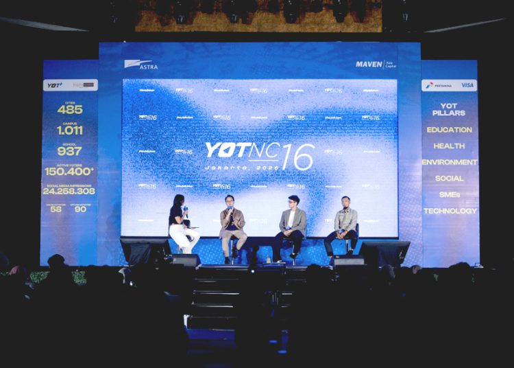 Environmental Content Creator Jerhemy Owen (kedua kanan), Head of Brand Communications Astra Yudha Prasetya (kedua kiri), dan Penerima Apresiasi SATU Indonesia Awards 2017 sekaligus Penggerak Desa Sejahtera Astra Nyarai, Sumatra Barat, Ritno Kurniawan (kanan) berbagi inspirasi pada sesi "Terhubung Dalam Aksi" yang menjadi bagian dari Young On Top National Conference (YOTNC) 2026, di Jakarta, Sabtu.(ist)