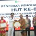 Gubernur Kalbar Beri Penghargaan Gerakan Tanam Kopi Liberika Sendoyan