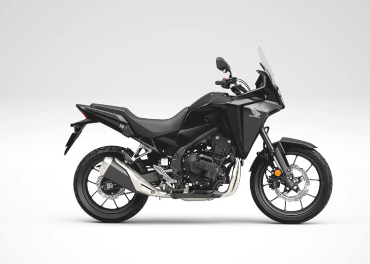PT Astra Honda Motor (AHM) mulai memasarkan secara perdana New NX500 sebagai big bike adventure touring Honda terbaru di Indonesia. Mengusung karakter petualang yang tangguh sekaligus modern, big bike berteknologi Honda E-Clutch ini, siap membuka babak baru bagi pecinta petualangan di Indonesia. (ist)