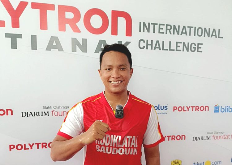 Pebulutangkis Akhmad Raihan Nur Iswin meraih kemenangan melawan pemain dari Inggris, Chun Chuen So dalam turnamen Polytron Pontianak International Challenge 2026 di Pontianak.