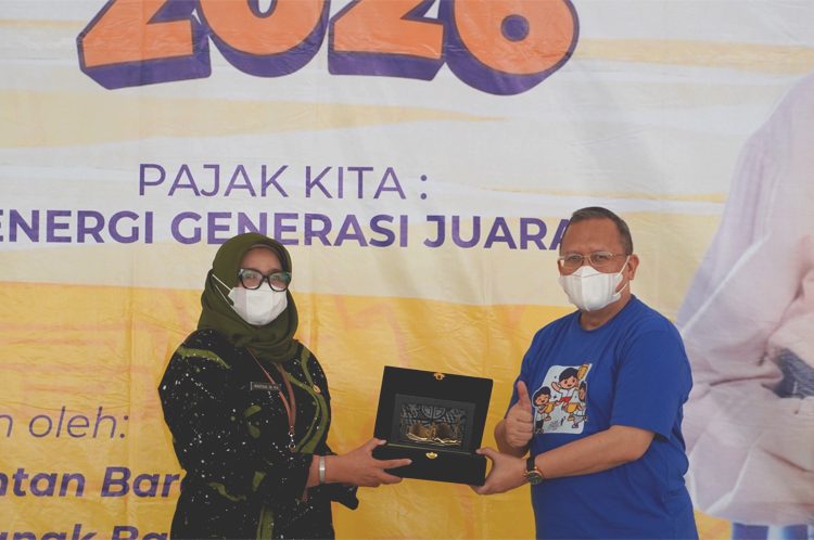 Kantor Wilayah Direktorat Jenderal Pajak (DJP) Kalimantan Barat bersama KPP Pratama Pontianak Barat, KPP Pratama Kubu Raya, KPP Pratama Pontianak Timur, dan KP2KP Mempawah berkolaborasi melaksanakan kegiatan Pajak Bertutur 2026 di Sekolah Rakyat Terintegrasi 2 Kota Pontianak. (ist)