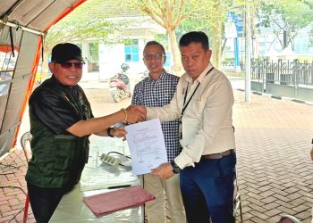 Dukung Penanganan Karhutla di Kubu Raya, PT Pegadaian Salurkan 50 Unit Bantuan Perlengkapan dan Vitamin untuk Petugas Lapangan