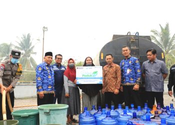 Pelindo Regional 2 Pontianak Salurkan Bantuan Air Bersih untuk Warga Terdampak Kekeringan