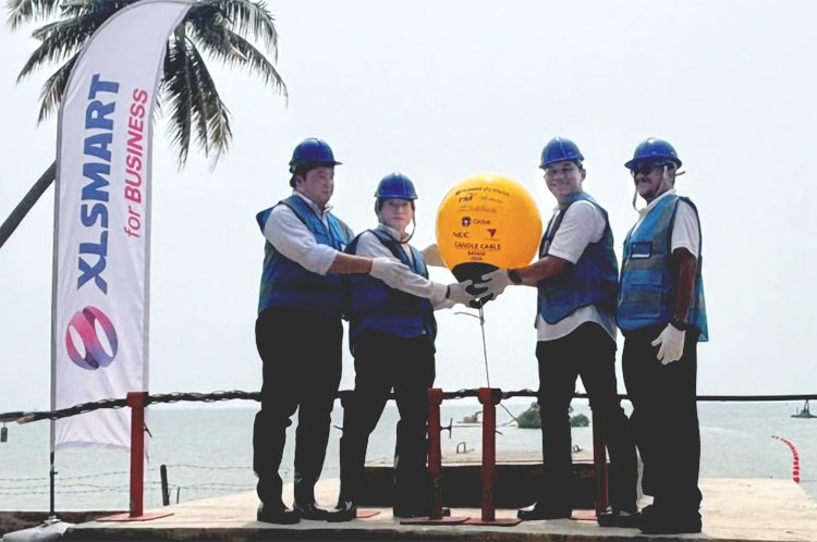 XLSMART memperkuat infrastruktur digital Indonesia melalui pembangunan CANDLE Cable System. Pendaratan Golden Buoy di Tanjung Bemban, Batam, menandai milestone pembangunan CANDLE Cable System sepanjang sekitar 8.000 kilometer yang akan menghubungkan Indonesia dengan Singapura, Malaysia, Filipina, Taiwan, hingga Jepang.(ist)