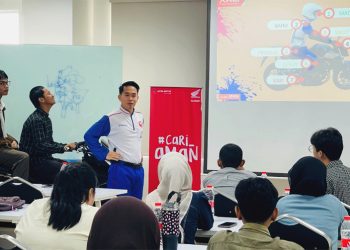 Bukan Sekadar Bisa Berkendara, Asmo Kalbar Bekali Siswa SMKN 5 #Cari_aman