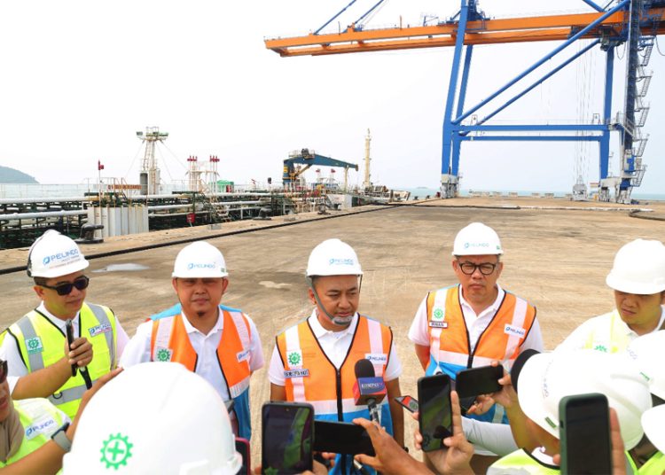 General Manager PT Pelindo Regional 2 Pontianak, Dewa Cipta Hadi dalam kegiatan media gathering di Pelabuhan Kijing Mempawa, Kalimantan Barat, Rabu. (ist)
