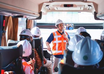 Kunjungi TPS, Kemenko Infra Tinjau Penguatan Konektivitas Maritim dan Multimoda di Pelabuhan Tanjung Perak